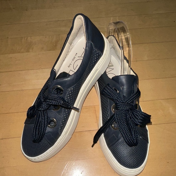 Like NEW AGL Perforated Platform Blue Leather Sneaker,38, CB2378 - Picture 5 of 5
